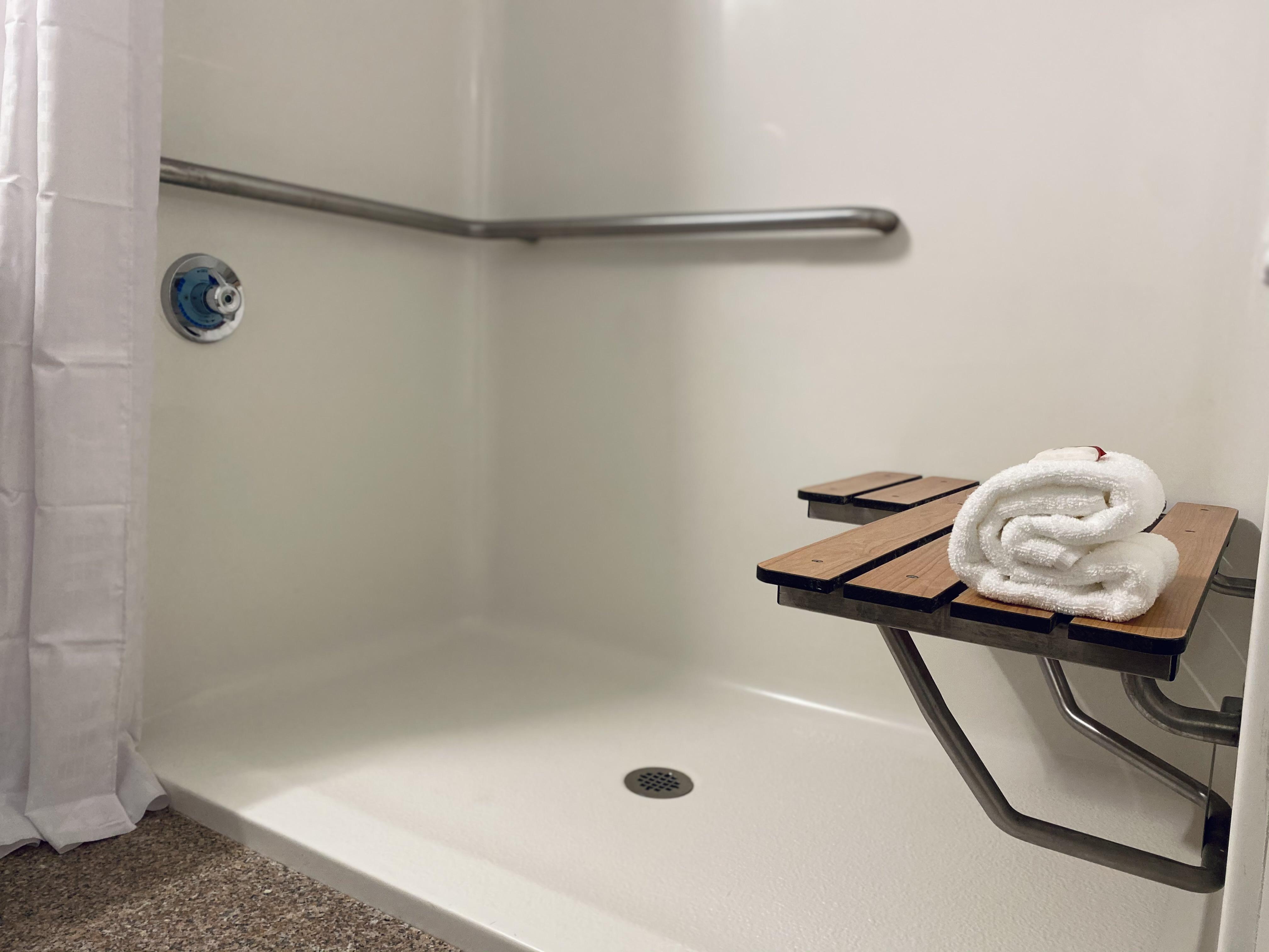 فندق Ramada By Wyndham Hartford North - Bradley Airport ويندسور لوكس المظهر الخارجي الصورة