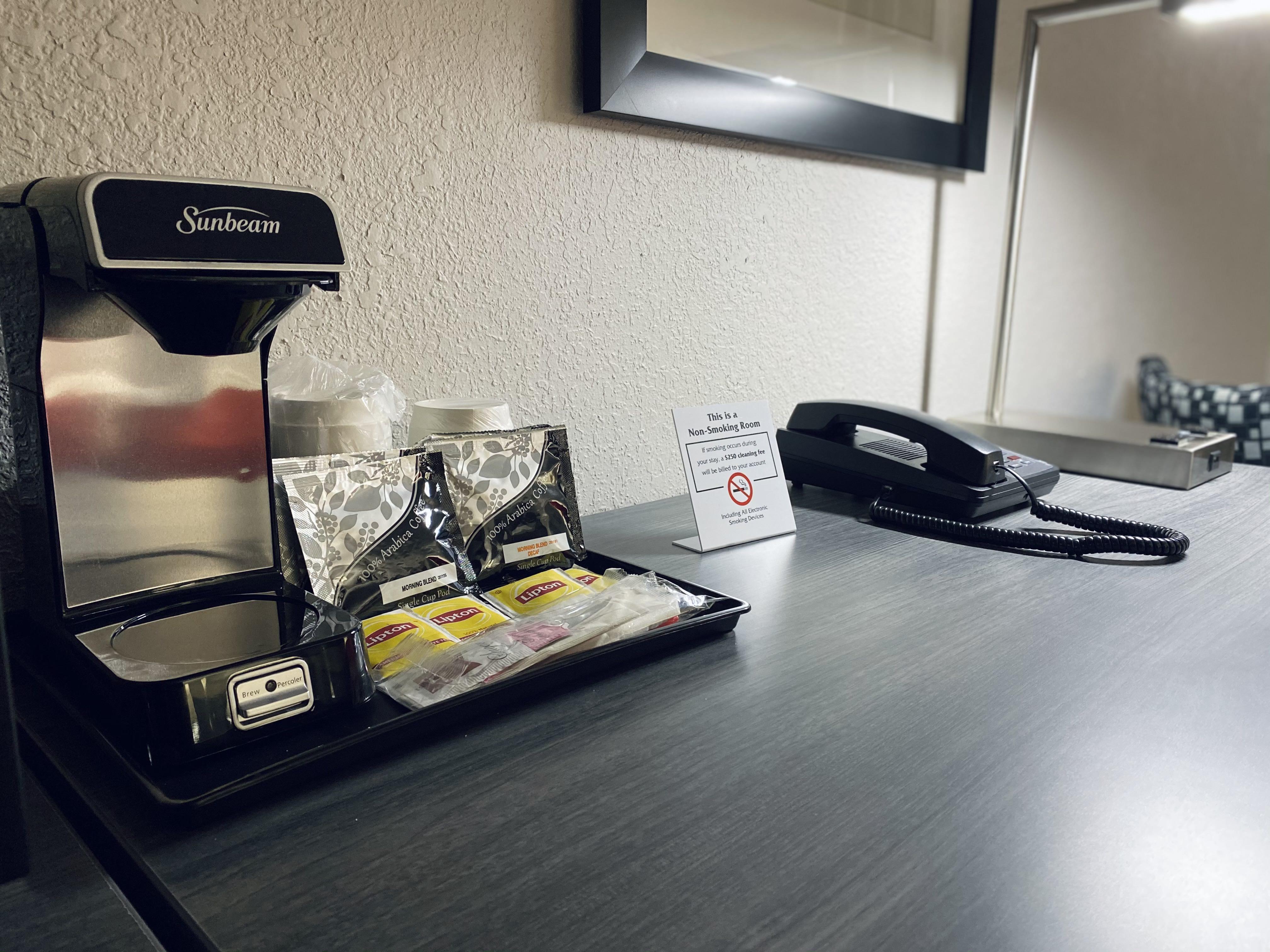 فندق Ramada By Wyndham Hartford North - Bradley Airport ويندسور لوكس المظهر الخارجي الصورة