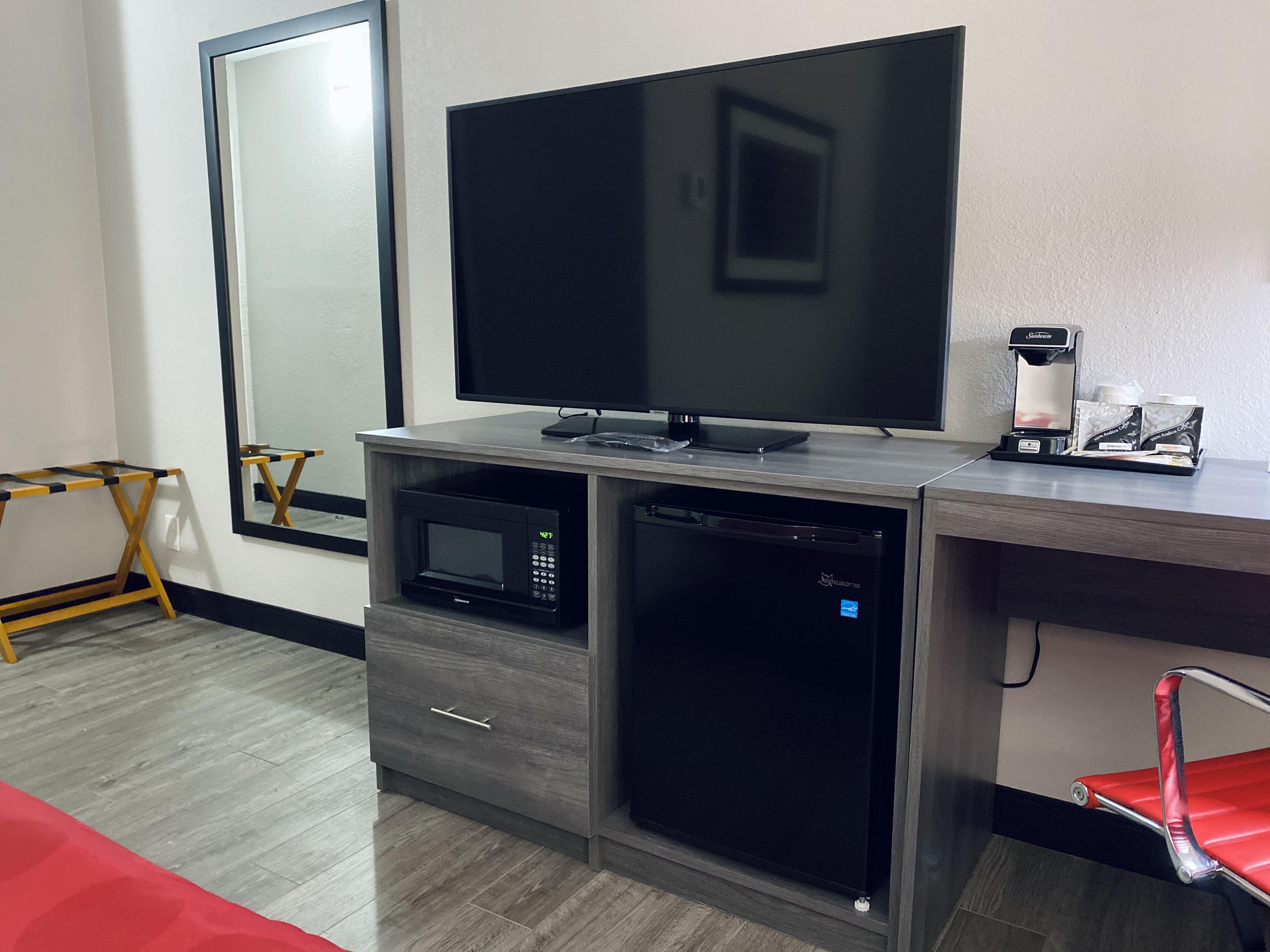 فندق Ramada By Wyndham Hartford North - Bradley Airport ويندسور لوكس المظهر الخارجي الصورة