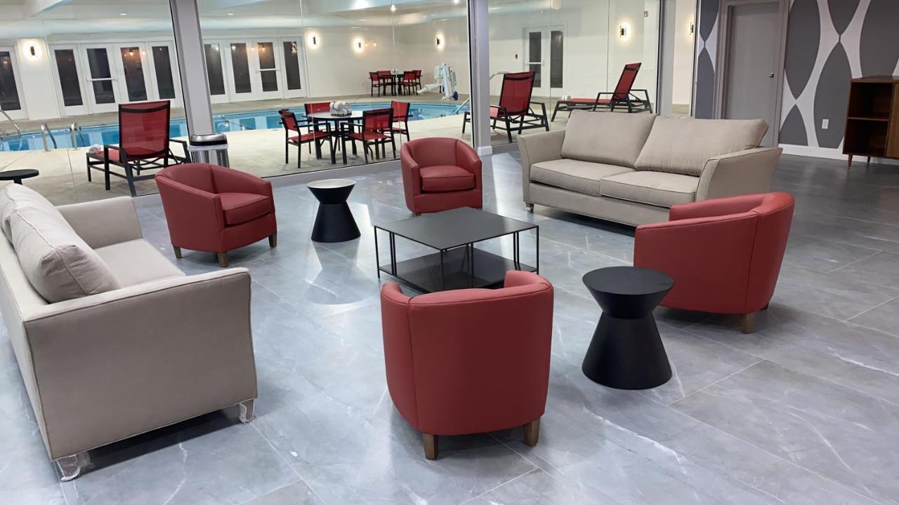 فندق Ramada By Wyndham Hartford North - Bradley Airport ويندسور لوكس المظهر الخارجي الصورة