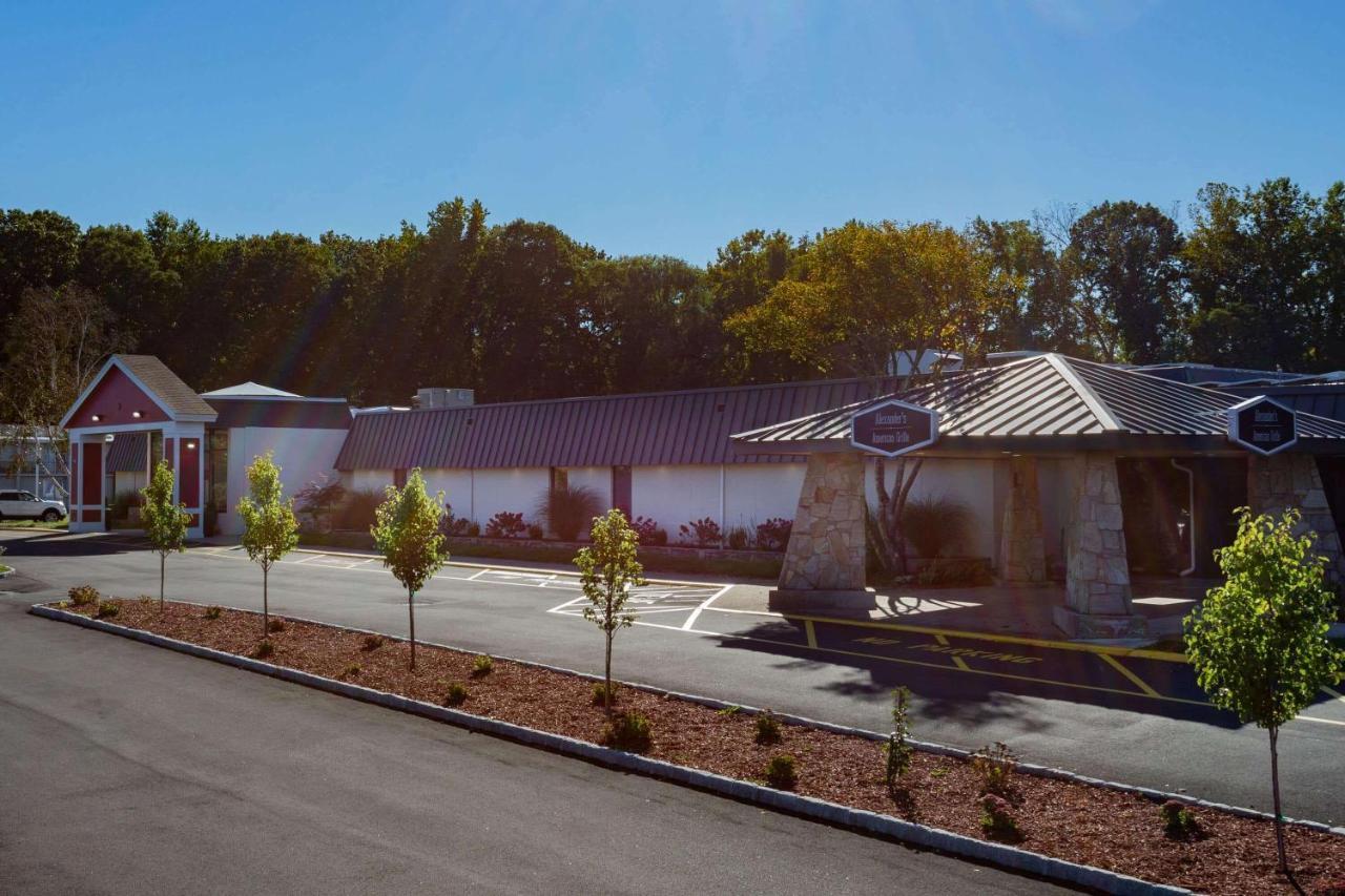 فندق Ramada By Wyndham Hartford North - Bradley Airport ويندسور لوكس المظهر الخارجي الصورة