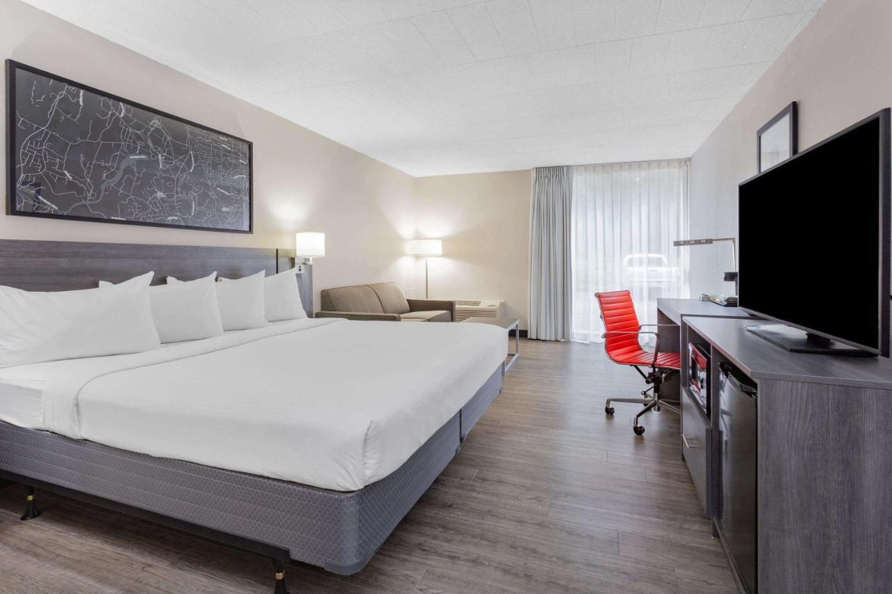 فندق Ramada By Wyndham Hartford North - Bradley Airport ويندسور لوكس المظهر الخارجي الصورة