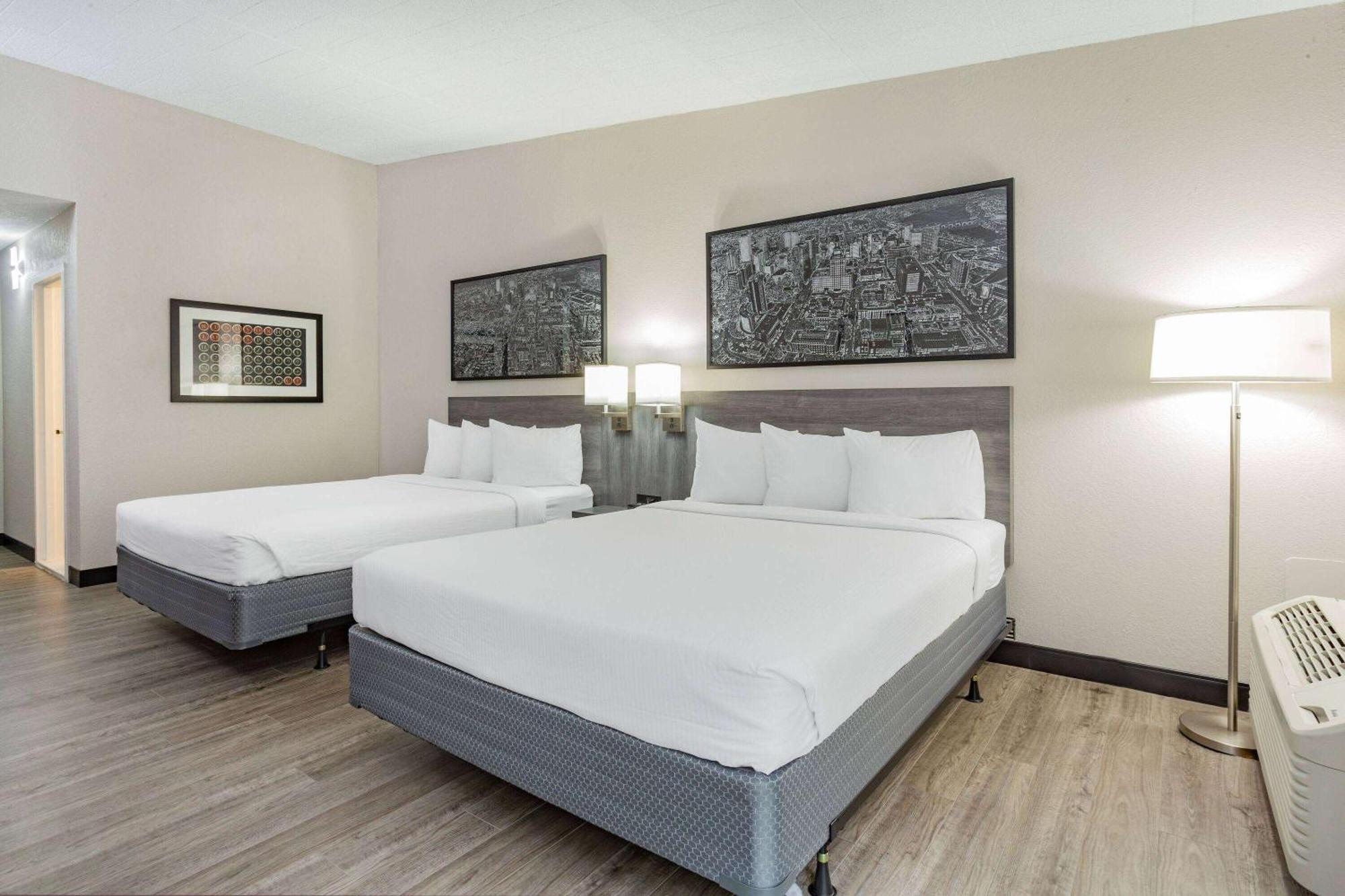 فندق Ramada By Wyndham Hartford North - Bradley Airport ويندسور لوكس المظهر الخارجي الصورة